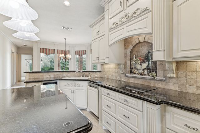 2213 Clear Creek Drive, Weatherford, TX 76087