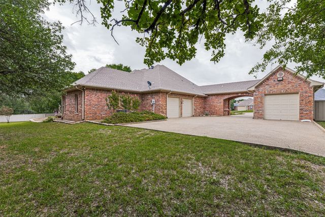 2213 Clear Creek Drive, Weatherford, TX 76087