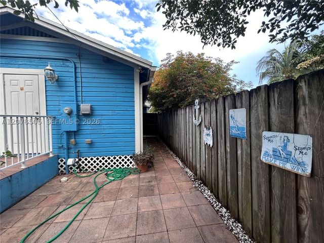 413 S K St, Lake Worth, FL 33460