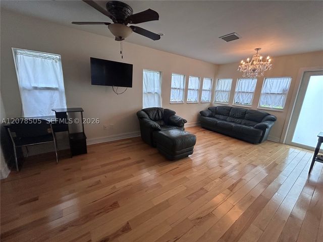 413 S K St, Lake Worth, FL 33460