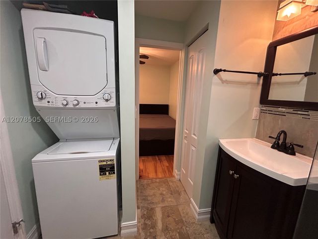 413 S K St, Lake Worth, FL 33460