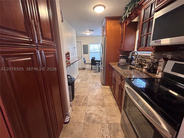 413 S K St, Lake Worth, FL 33460