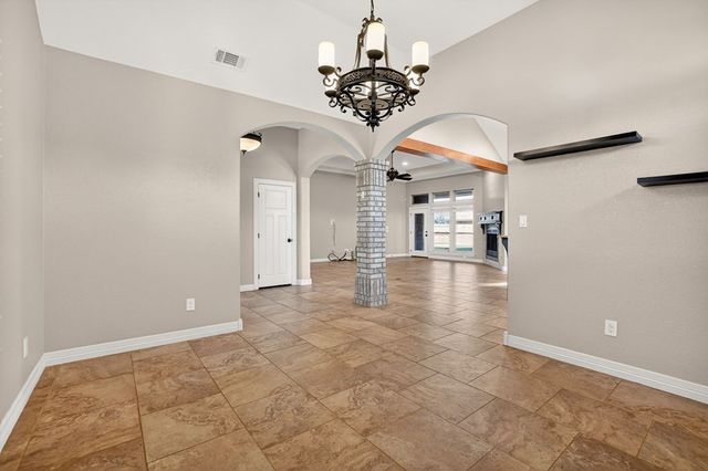 5900 Llano, Midland, TX 79707