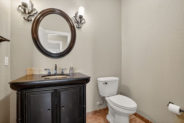 5900 Llano, Midland, TX 79707