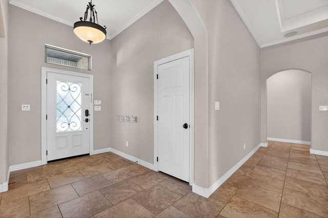 5900 Llano, Midland, TX 79707