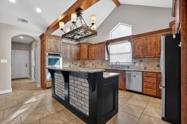 5900 Llano, Midland, TX 79707