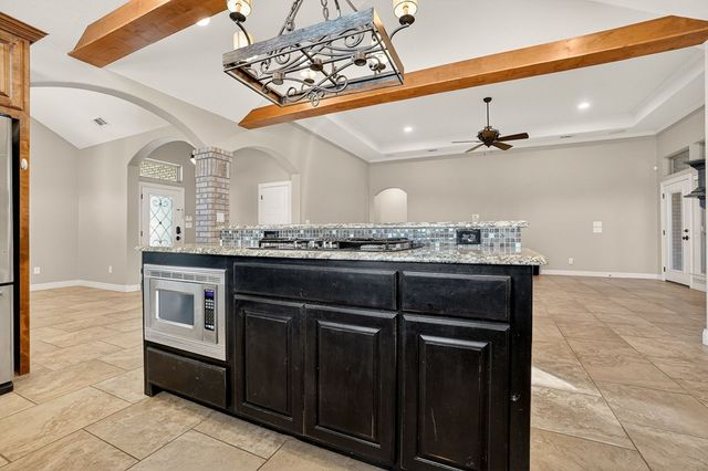 5900 Llano, Midland, TX 79707