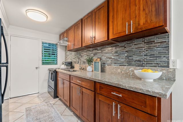 725 Kihapai Place A2, Kailua, HI 96734