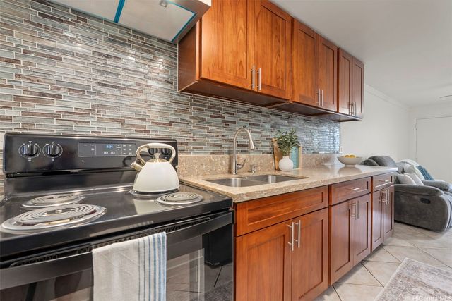 725 Kihapai Place A2, Kailua, HI 96734