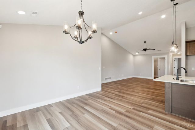 5017 Waterford Lane, Middletown, OH 45042