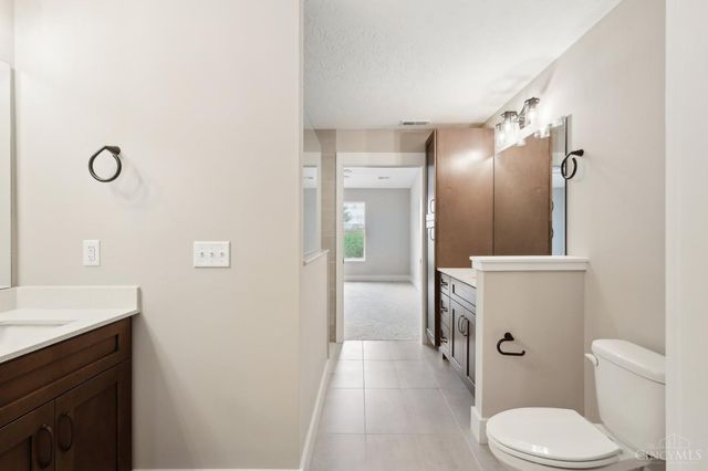 5017 Waterford Lane, Middletown, OH 45042