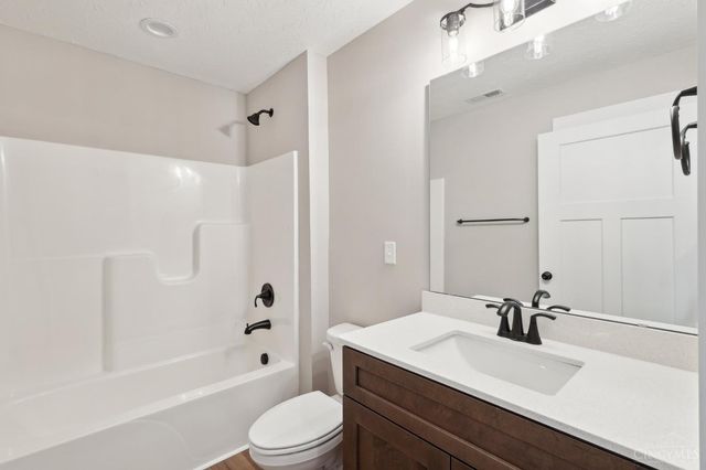 5017 Waterford Lane, Middletown, OH 45042