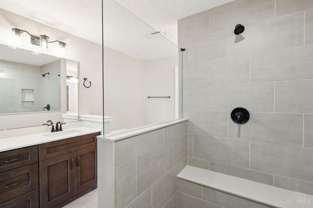 5017 Waterford Lane, Middletown, OH 45042