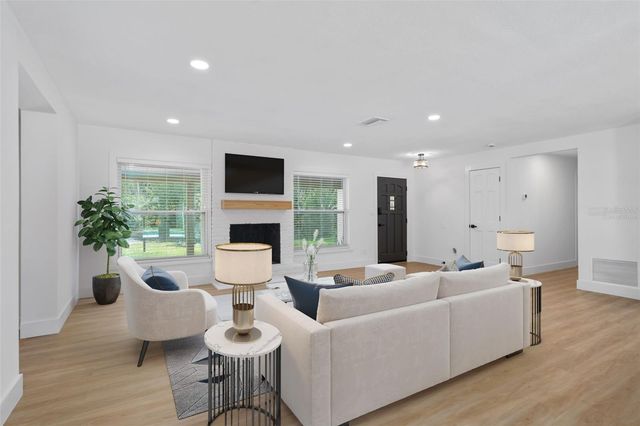 106 OAKWOOD DRIVE, Maitland, FL 32751