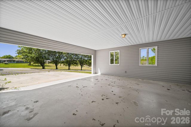 144 Pops Lake Road, Statesville, NC 28625