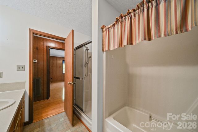 144 Pops Lake Road, Statesville, NC 28625