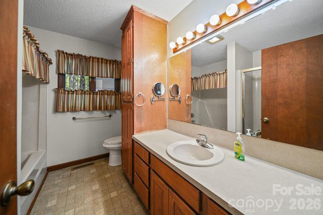 144 Pops Lake Road, Statesville, NC 28625