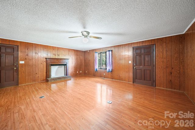 144 Pops Lake Road, Statesville, NC 28625