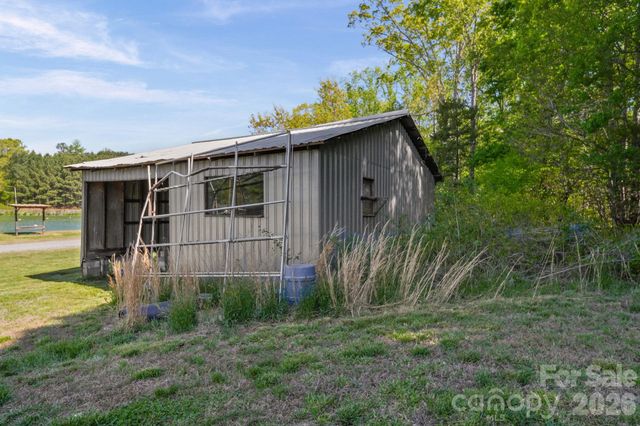 144 Pops Lake Road, Statesville, NC 28625