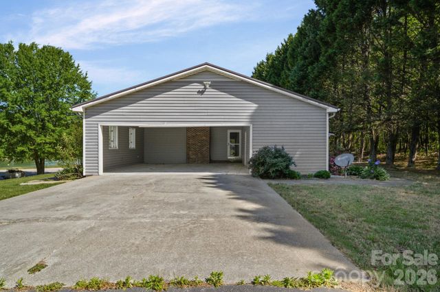 144 Pops Lake Road, Statesville, NC 28625