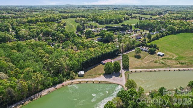 144 Pops Lake Road, Statesville, NC 28625