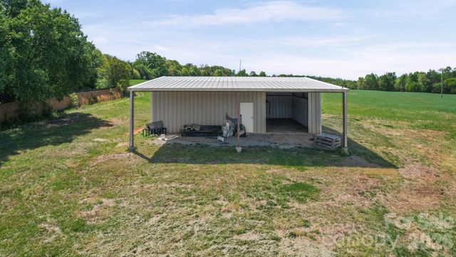 144 Pops Lake Road, Statesville, NC 28625