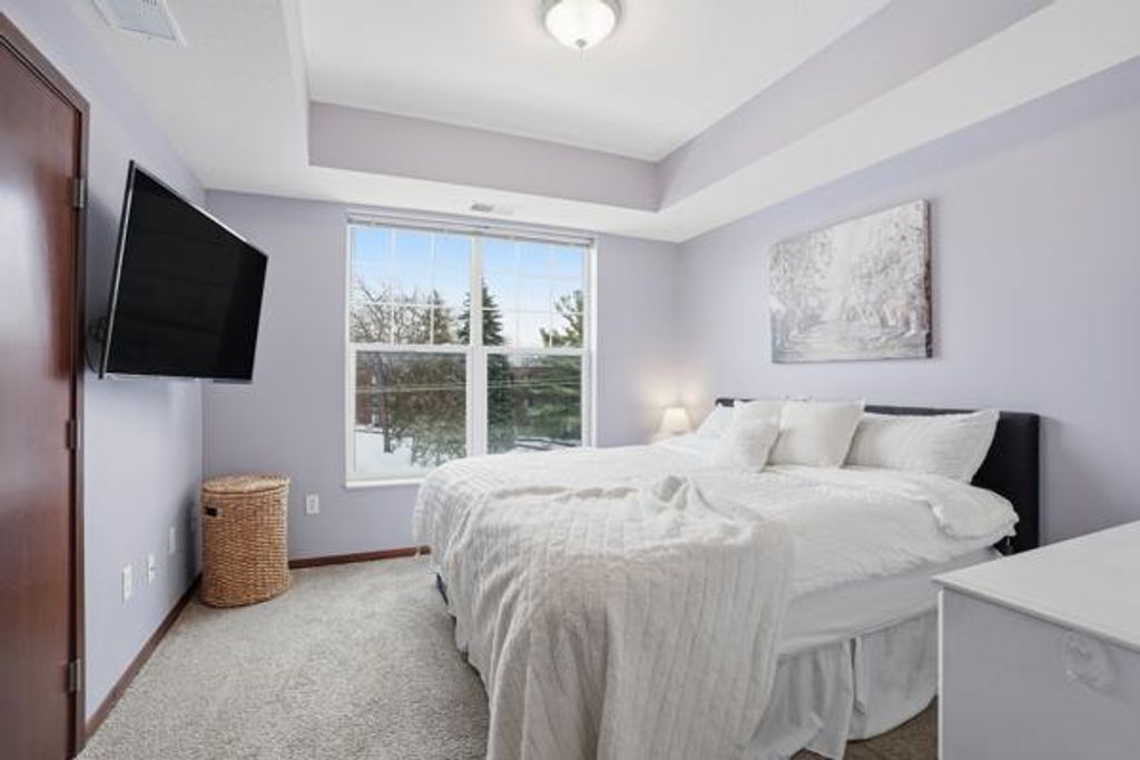 5445 Boone Avenue N 317, New Hope, MN 55428