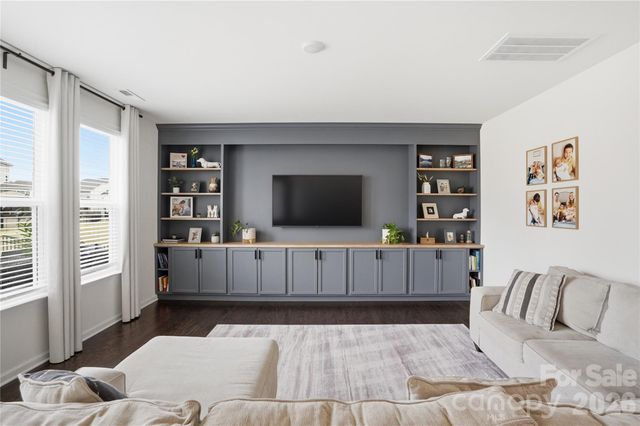 4208 Stream Dale Circle NW, Concord, NC 28027