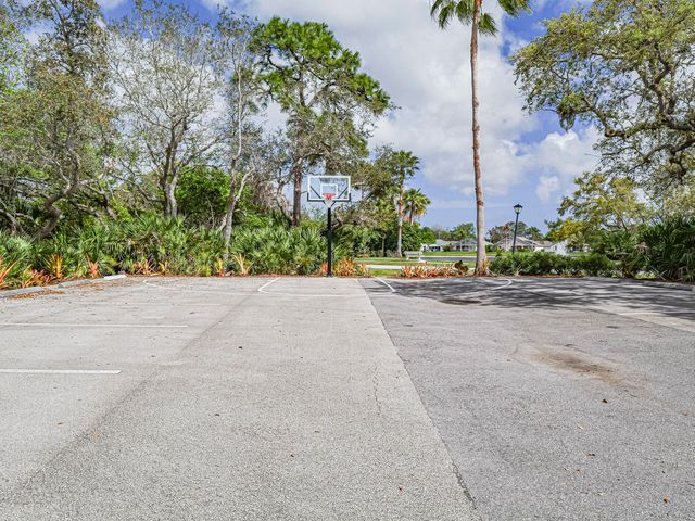 709 Brush Foot Drive, Sebastian, FL 32958