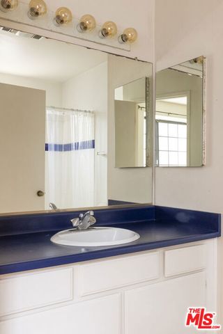 36 Navy Street 9, Los Angeles, CA 90291