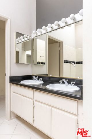 36 Navy Street 9, Los Angeles, CA 90291