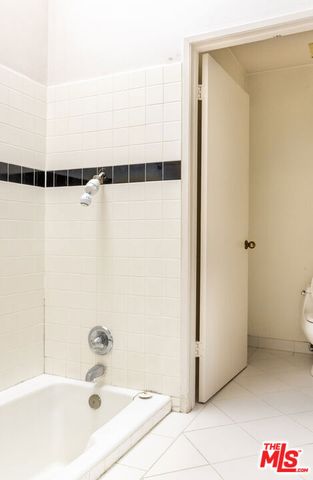 36 Navy Street 9, Los Angeles, CA 90291