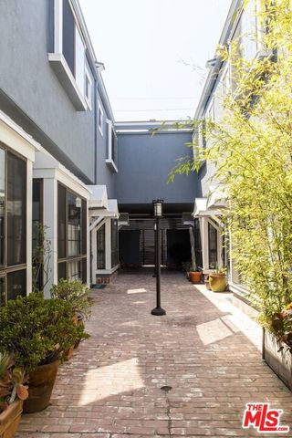 36 Navy Street 9, Los Angeles, CA 90291