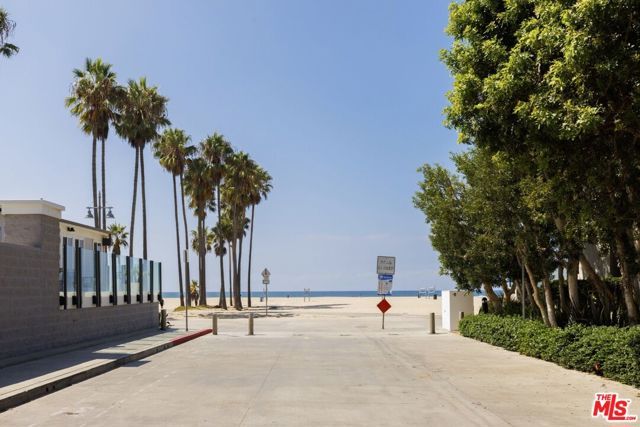 36 Navy Street 9, Los Angeles, CA 90291
