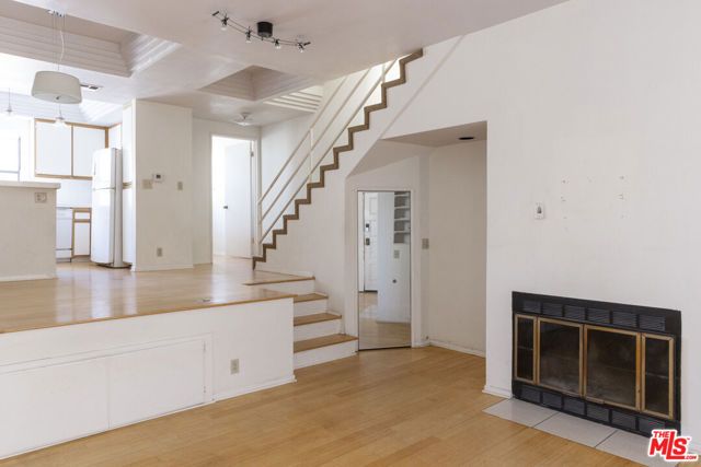 36 Navy Street 9, Los Angeles, CA 90291