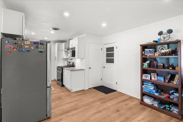 703 N Gilmer Avenue, Dawson, TX 76639