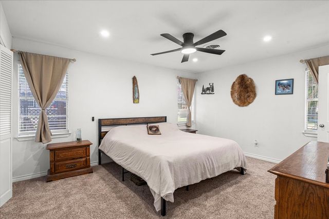 703 N Gilmer Avenue, Dawson, TX 76639