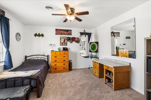 703 N Gilmer Avenue, Dawson, TX 76639