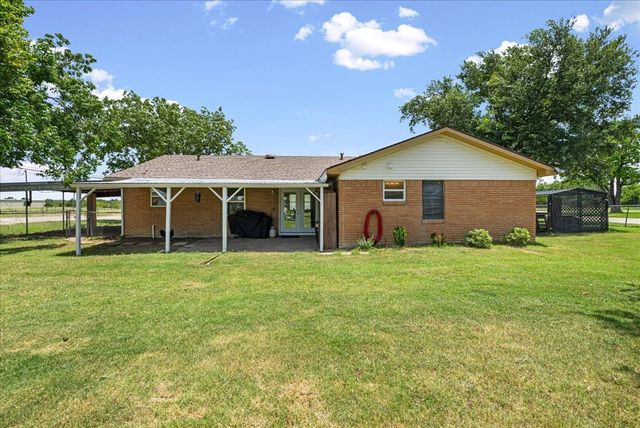 703 N Gilmer Avenue, Dawson, TX 76639