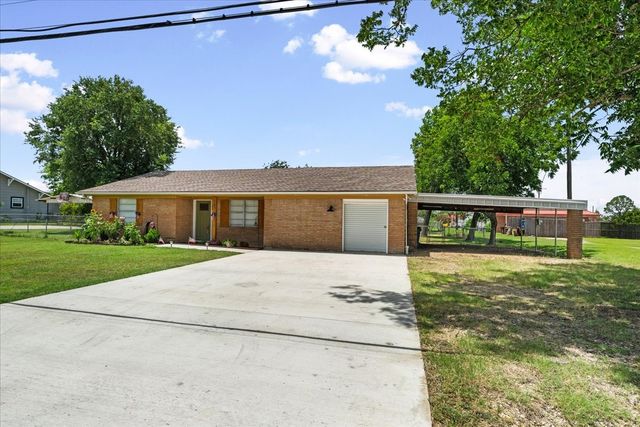703 N Gilmer Avenue, Dawson, TX 76639