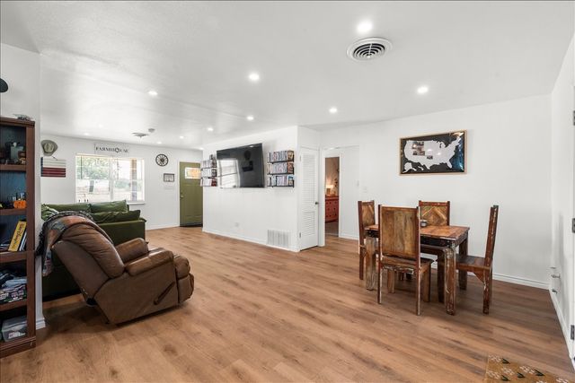 703 N Gilmer Avenue, Dawson, TX 76639