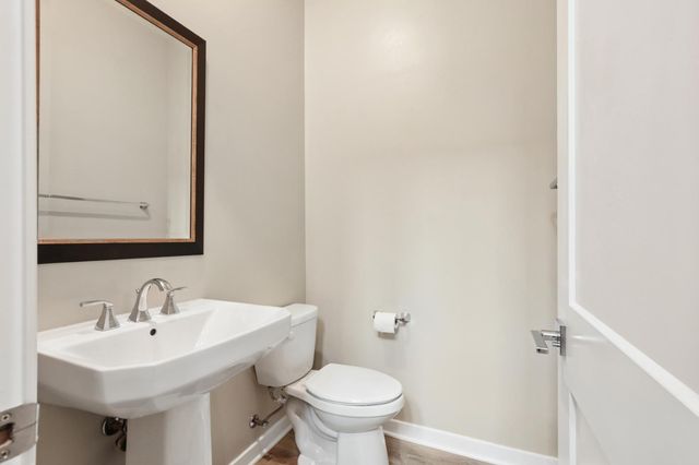 110 Fonseca St, Sacramento, CA 95816