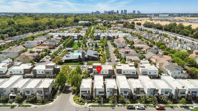 110 Fonseca St, Sacramento, CA 95816