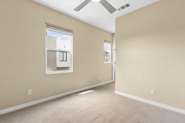 110 Fonseca St, Sacramento, CA 95816