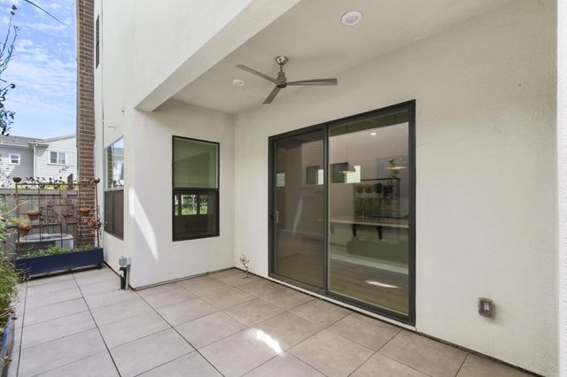 110 Fonseca St, Sacramento, CA 95816