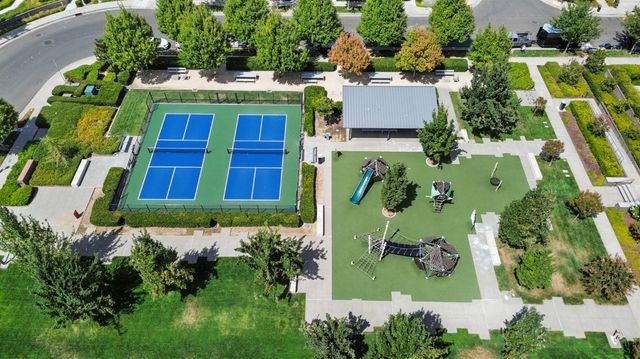 110 Fonseca St, Sacramento, CA 95816