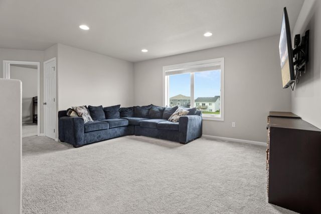 7471 16th Street S, Fargo, ND 58104