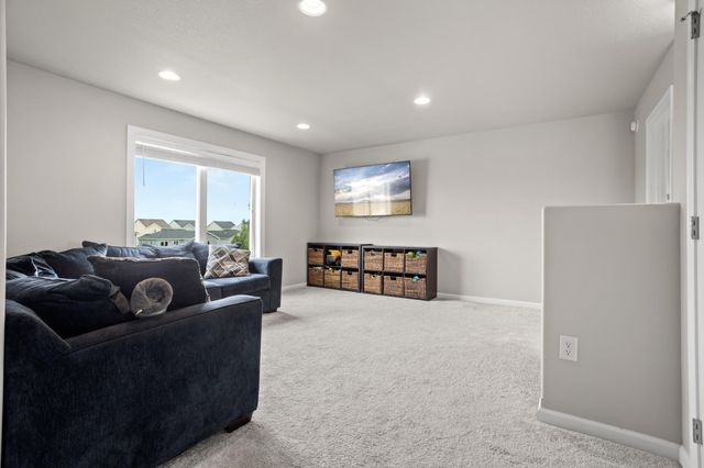 7471 16th Street S, Fargo, ND 58104