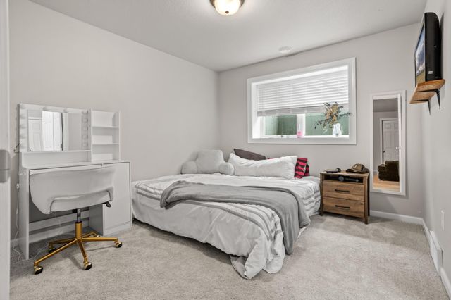 7471 16th Street S, Fargo, ND 58104