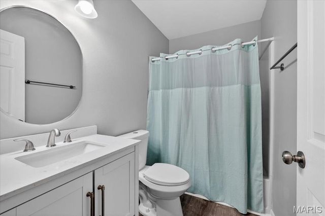 16101 Castlerea Boulevard, Ellisville, MO 63021